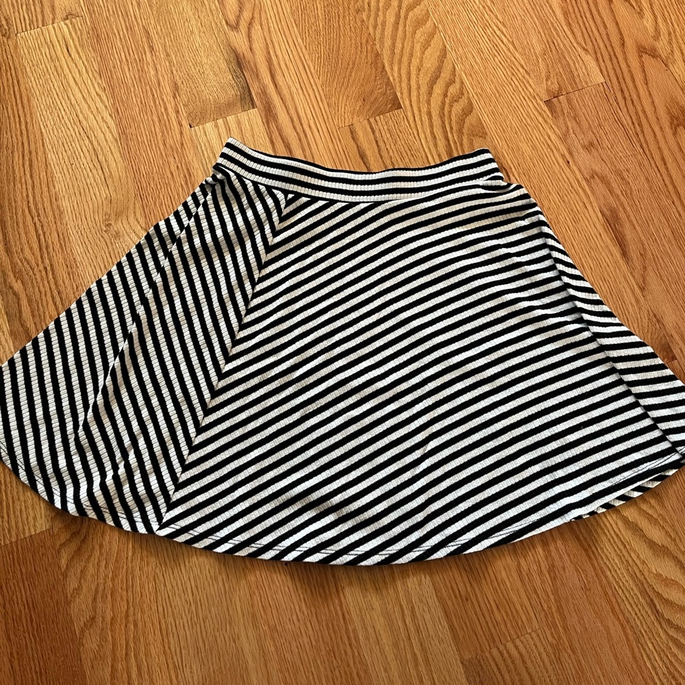 Black and white stripe mini skirt